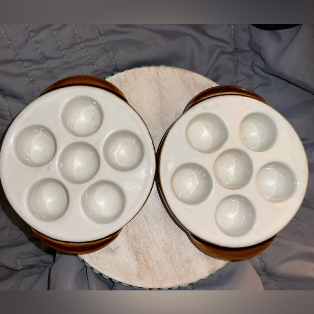 PAIR OF VINTAGE ESCARGOT DISHES BY HALL #1154//MADE IN USA//BROWN GLAZE//SNAILS